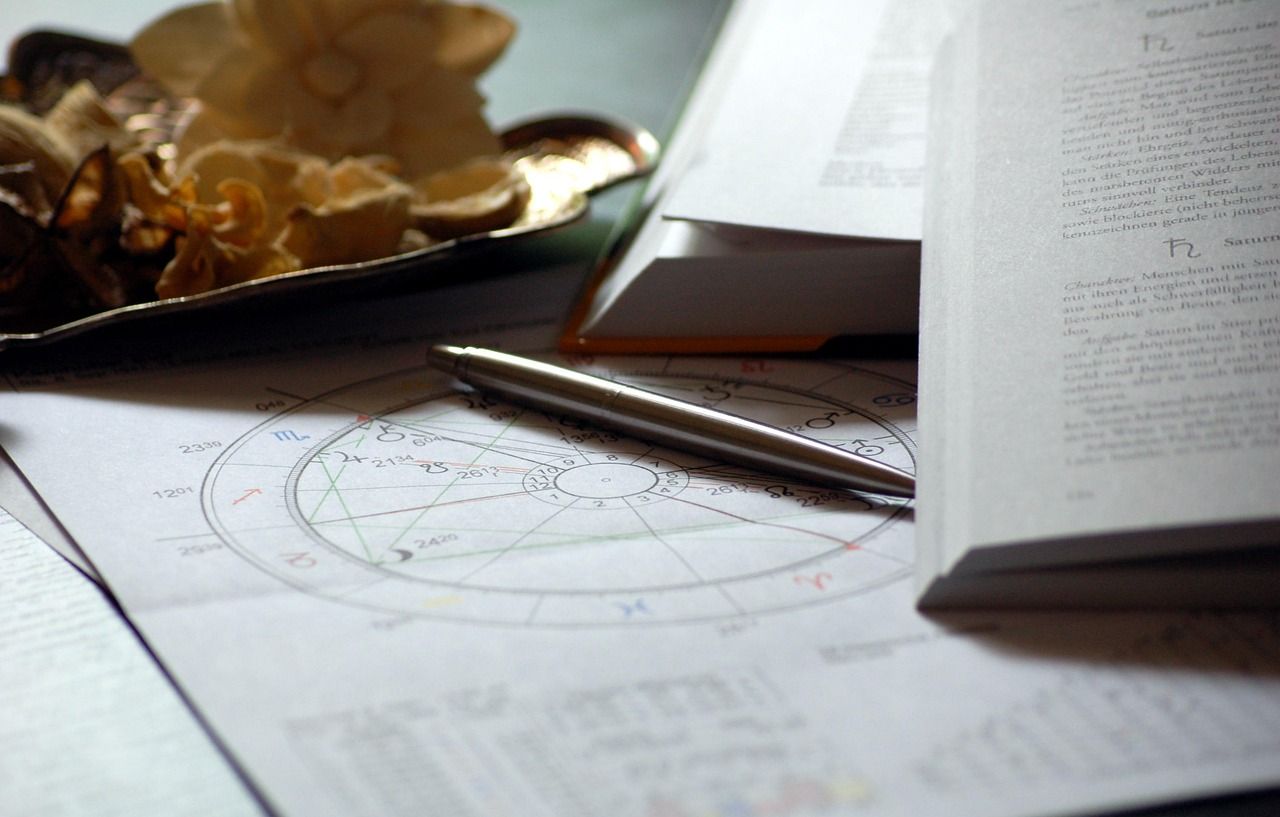 entdecken sie die welt der astrologie: horoskope, sternzeichen und astrologische deutungen für ihr tägliches leben.
