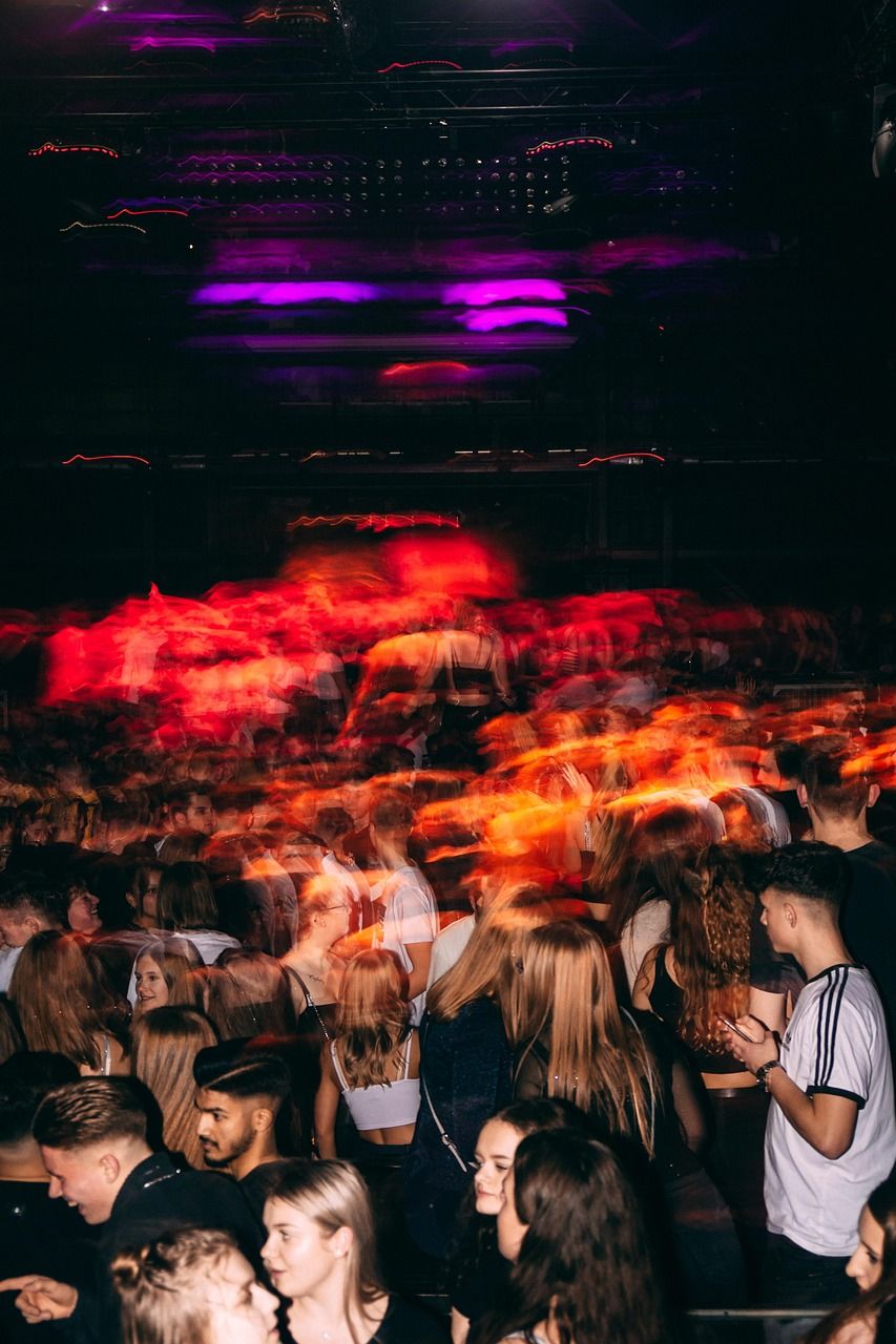 erleben sie eine unvergessliche music night mit mitreißenden klängen und spannenden live-auftritten – die perfekte nacht für musikliebhaber!