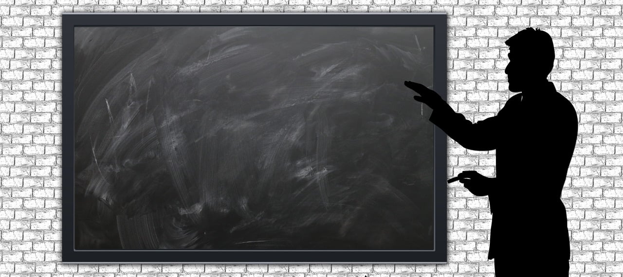 erwachsenenbildung: lernen sie neue fähigkeiten und erweitern sie ihr wissen mit flexiblen kursen und weiterbildungsprogrammen für erwachsene.