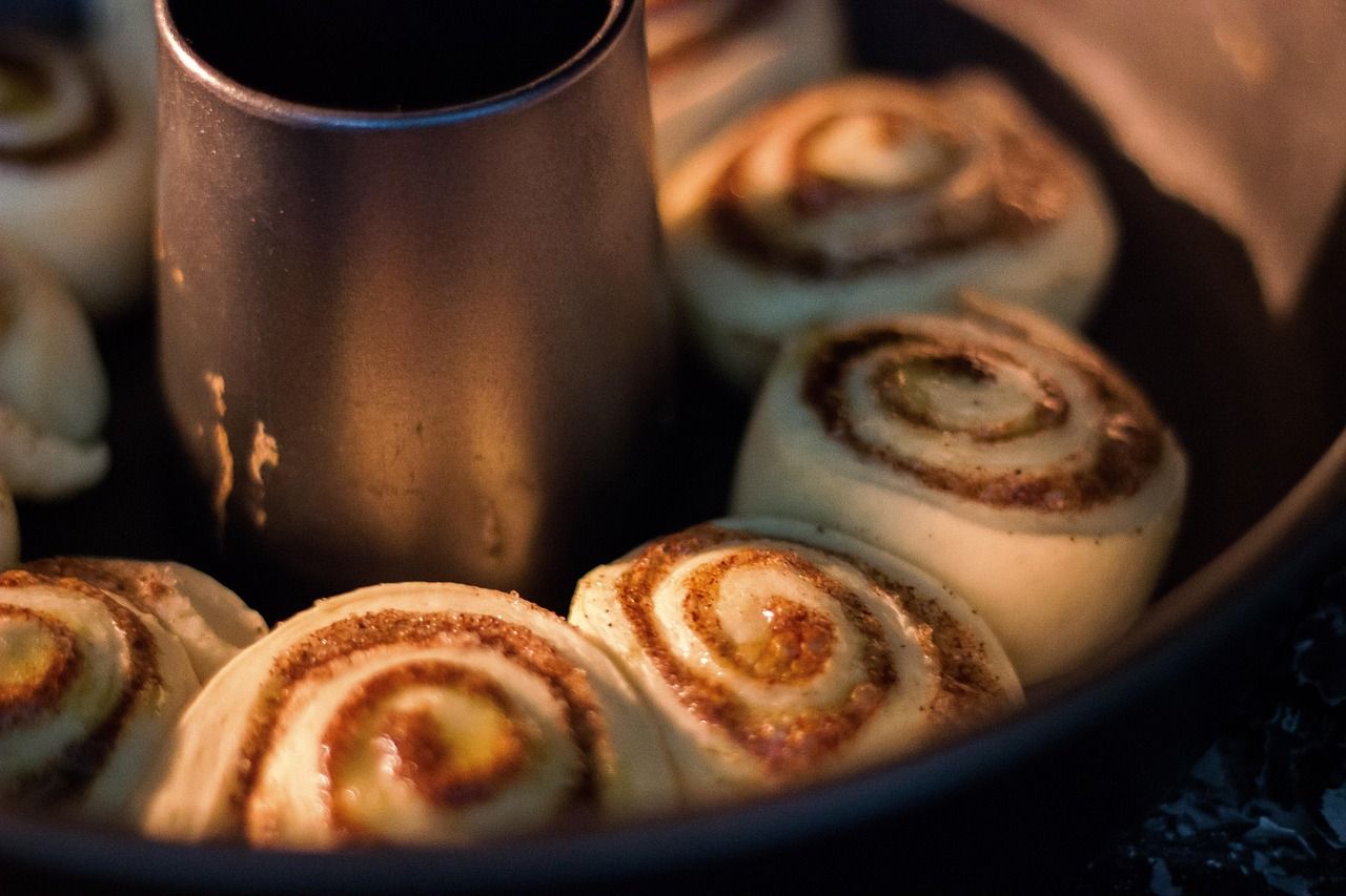 entdecken sie ein traditionelles dänisches frühstück mit frischen brötchen, herzhaftem aufschnitt und aromatischem kaffee – der perfekte start in den tag.