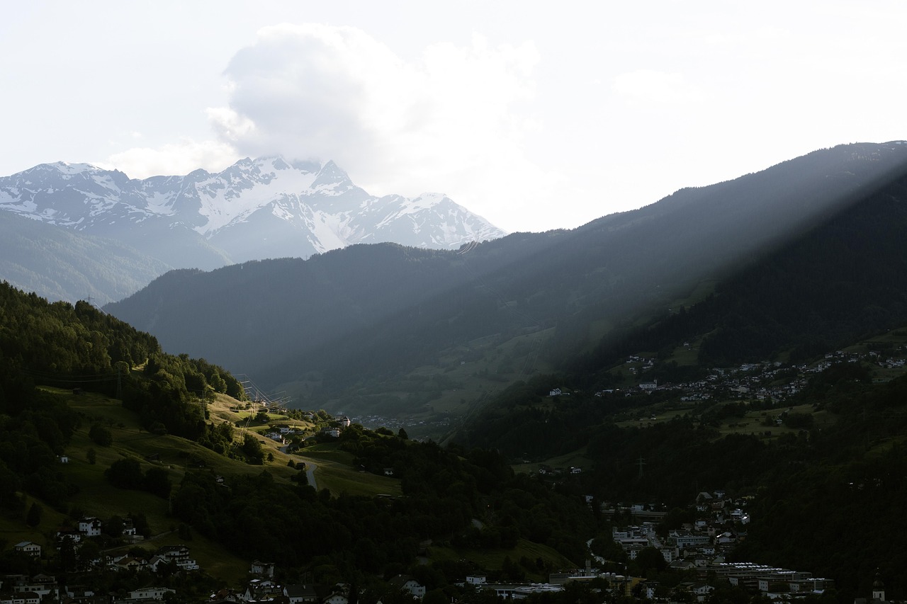 entdecken sie tirol, eine region voller atemberaubender alpenlandschaften, kultureller highlights und vielfältiger freizeitaktivitäten. perfekt für natur- und abenteuerliebhaber.