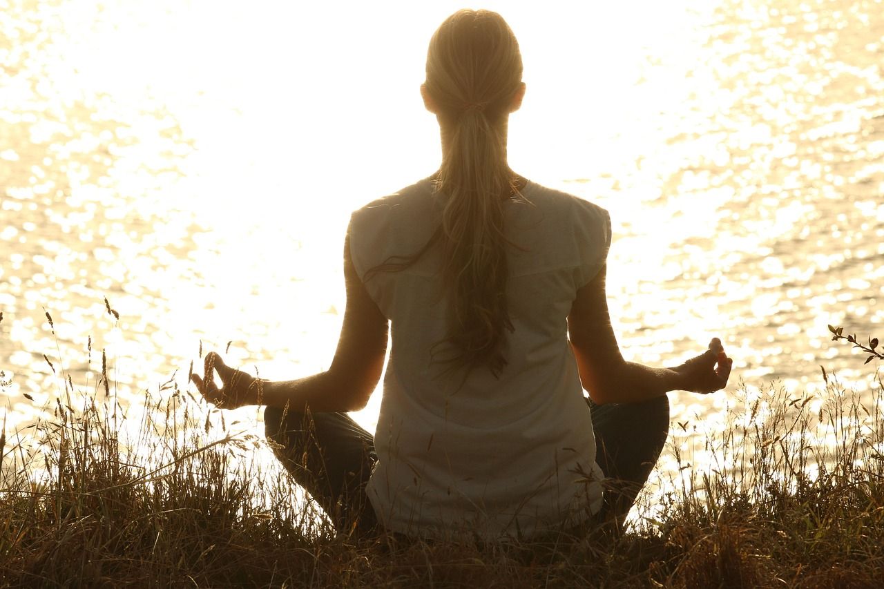entdecken sie die vorteile von achtsamkeit: mehr bewusstheit, innere ruhe und gesteigertes wohlbefinden im alltag durch gezielte atem- und meditationsübungen.
