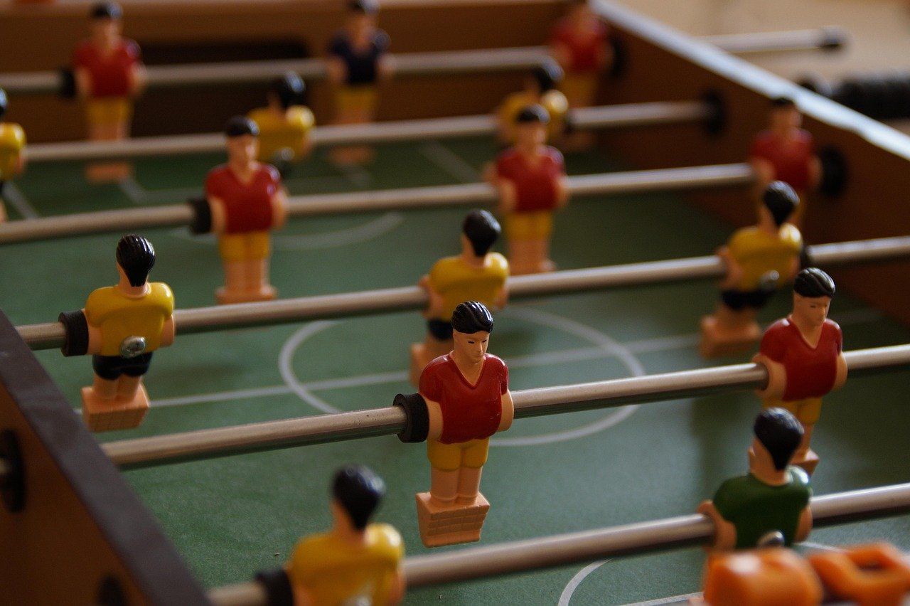 entdecken sie den spaß und die strategie des tischfußballs! ideal für wettkämpfe oder entspannte abende mit freunden. erleben sie, wie dieser aufregende sport community und freude bringt.