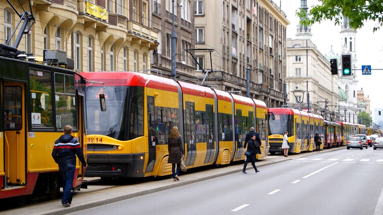 informationen und tipps zum umgang mit verkehrsunfällen, sicherheitsmaßnahmen und rechtlichen aspekten für eine schnelle und sichere unfallabwicklung.