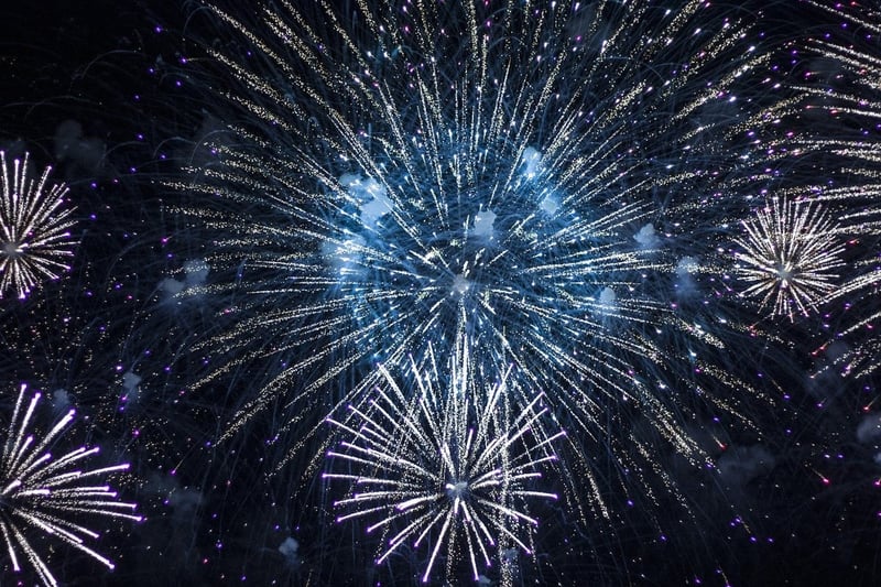 Kreative Vielfalt beim Hobbykünstlermarkt und besinnlichem Christkindlmarkt: Horgau erlebt lebhafte Festtage!