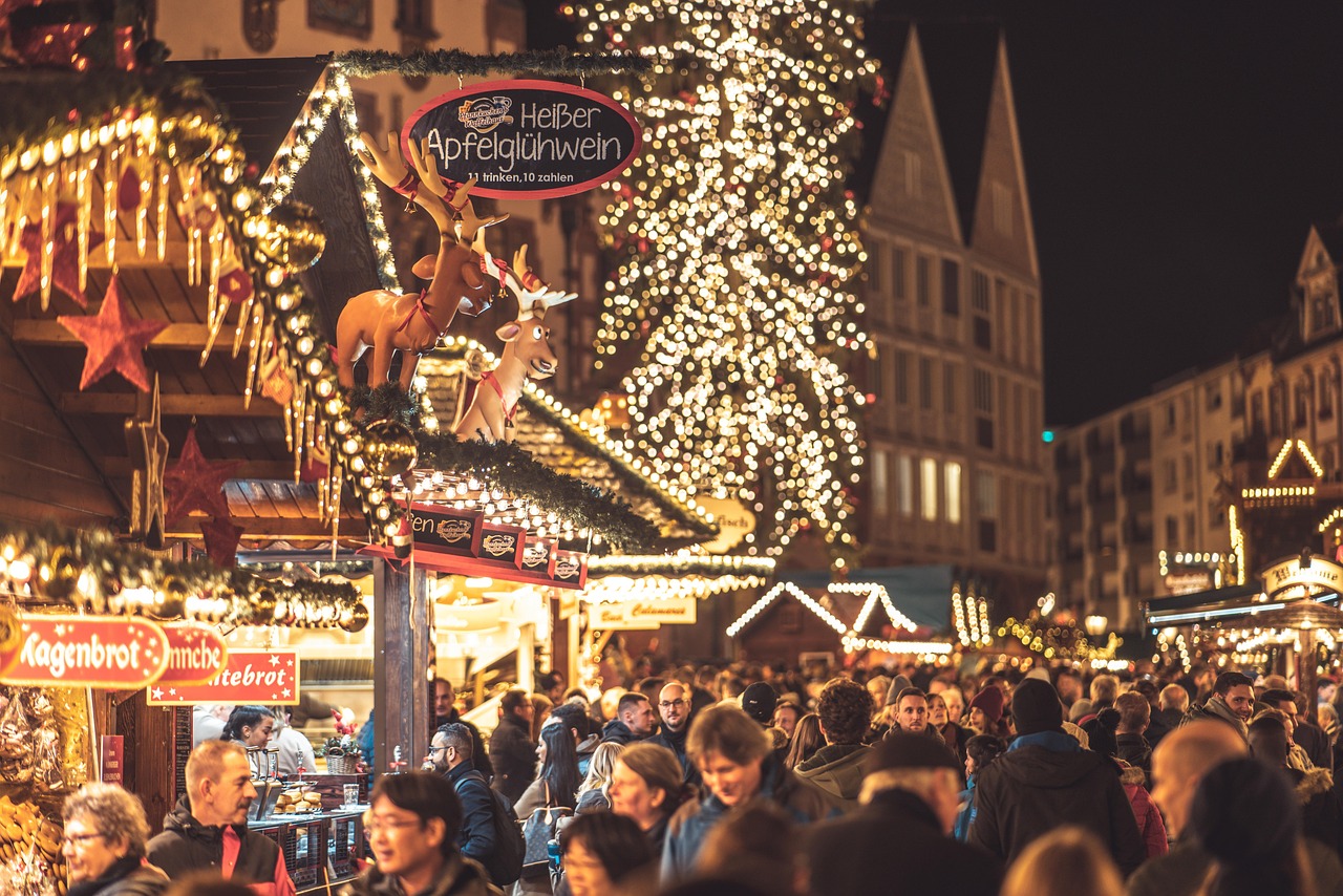 Buchener Weihnachtsmarkt: Glühwein-Feier mit Realusion – Festliche Stimmung und Musikgenuss