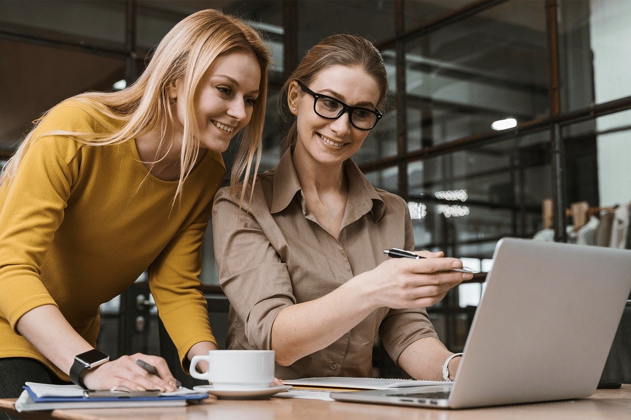 Welche Online-Ressourcen helfen bei der Allgemeinbildung?