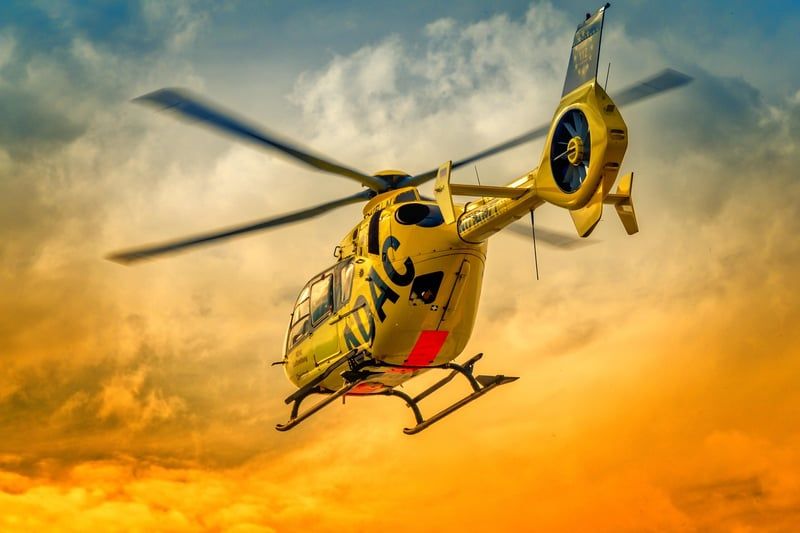 Bergretter vereinen Kräfte mit der Feuerwehr: Einsatz zwischen Seilen, Kletterhaken und Rettungstechniken