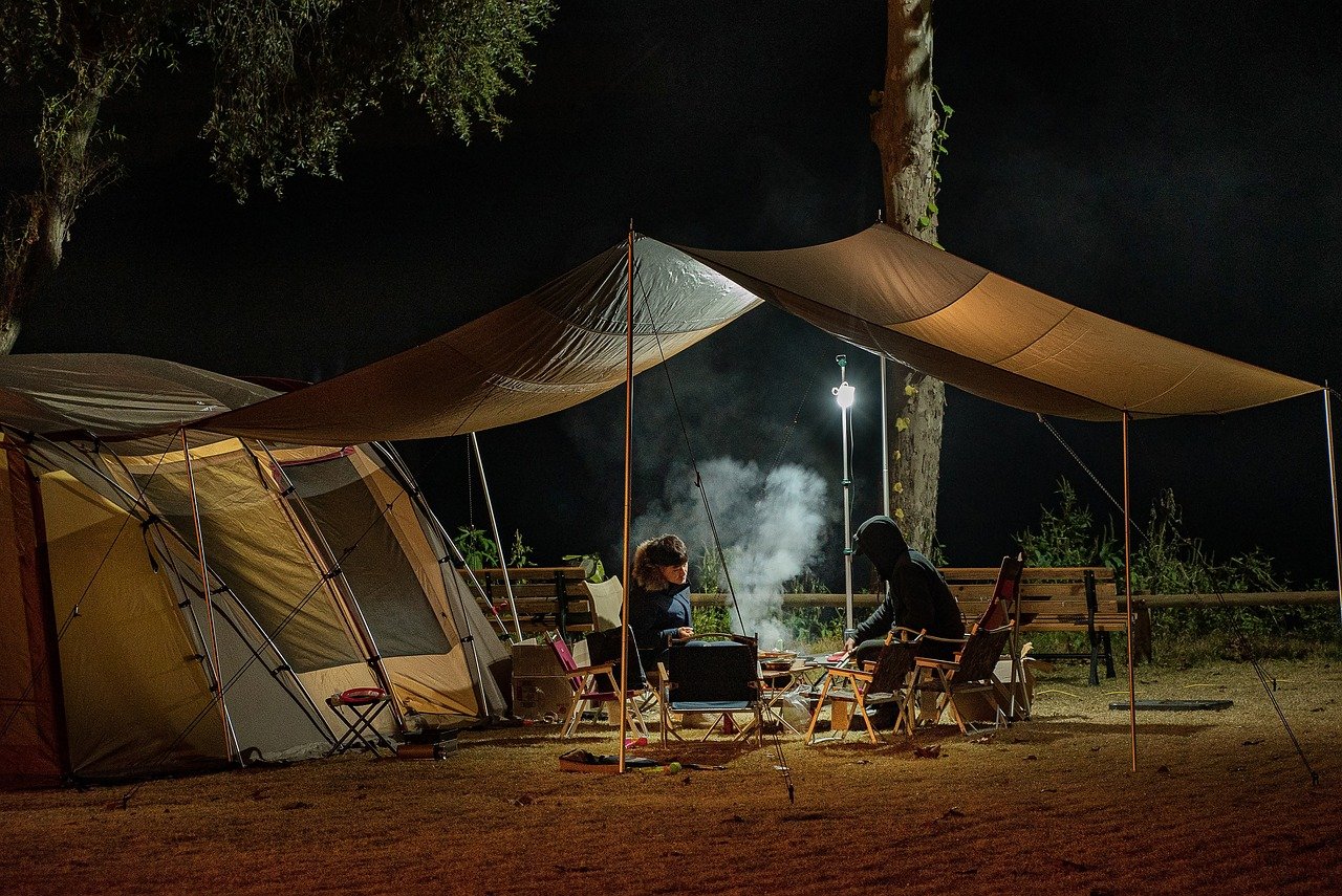 Camping 2025: Luxus, Abenteuer oder minimalistischer Lebensstil? Die neuesten Trends im Überblick