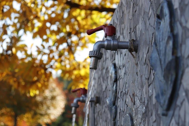Die gesellschaftlichen Spiegelungen des Umgangs mit Trinkwasser aus der Leitung