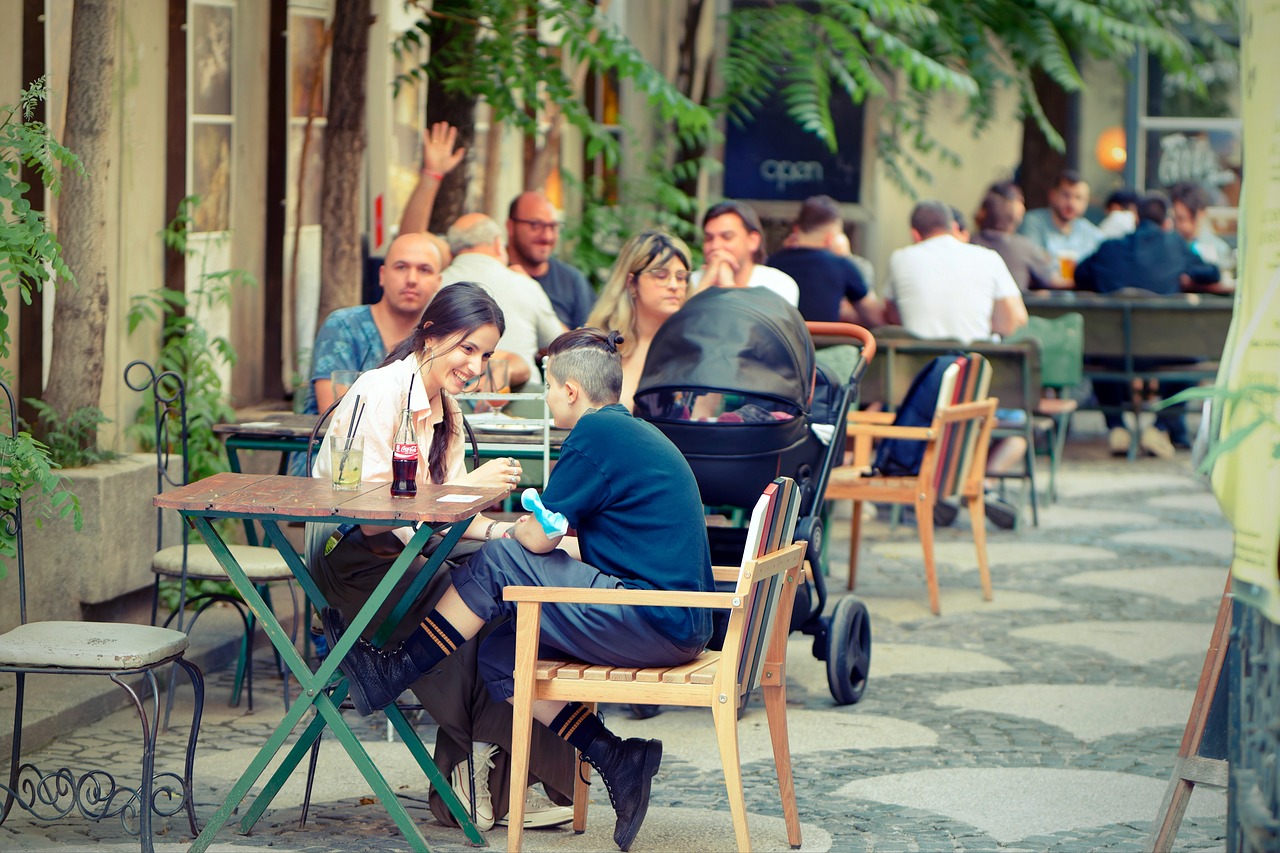 genießen sie unvergessliche al fresco dining-erlebnisse in malerischen außenbereichen. entdecken sie die frischesten zutaten, köstliche speisen und eine einladende atmosphäre im freien, die ihre sinne verwöhnt.