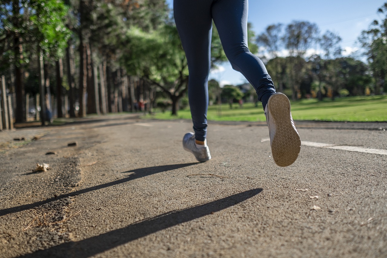 regelmäßige bewegung ist entscheidend für eine gute gesundheit. entdecken sie, wie sie fitness in ihren alltag integrieren und ihre körperliche und geistige fitness steigern können.