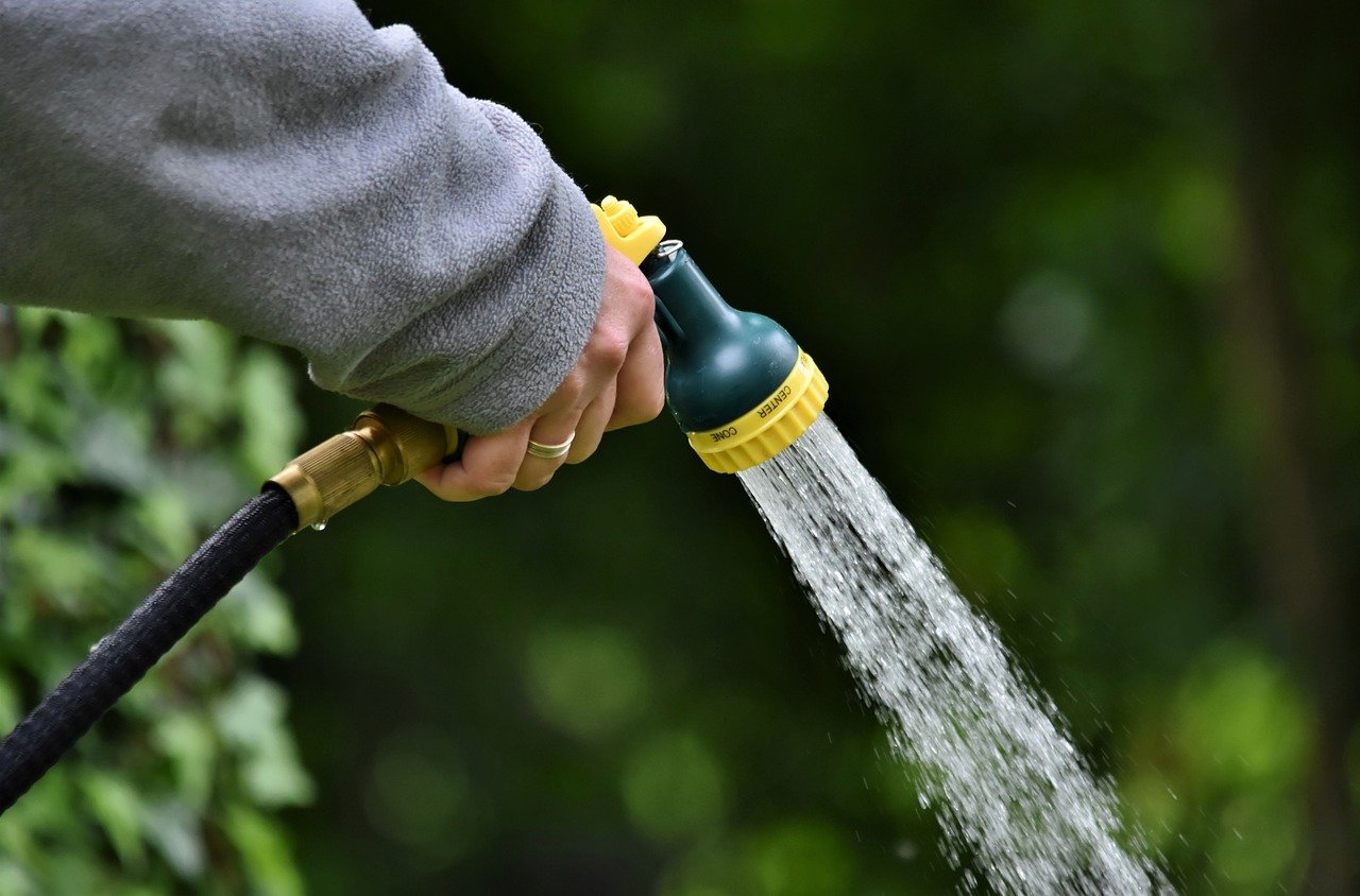 entdecken sie die vitalisierende kraft des wassers - unverzichtbar für ihr wohlbefinden, gesundheit und lebensqualität. erfahren sie, wie wasser ihren körper hydratisiert und ihr leben bereichert.