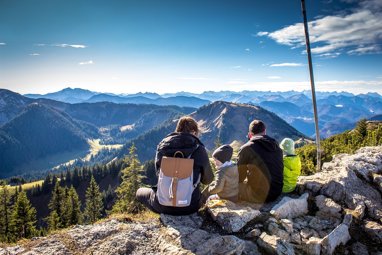 entdecken sie die besten tipps und reiseziele für familienreisen. erleben sie unvergessliche abenteuer mit ihren liebsten und genießen sie eine stressfreie planung für ihren nächsten familienurlaub.