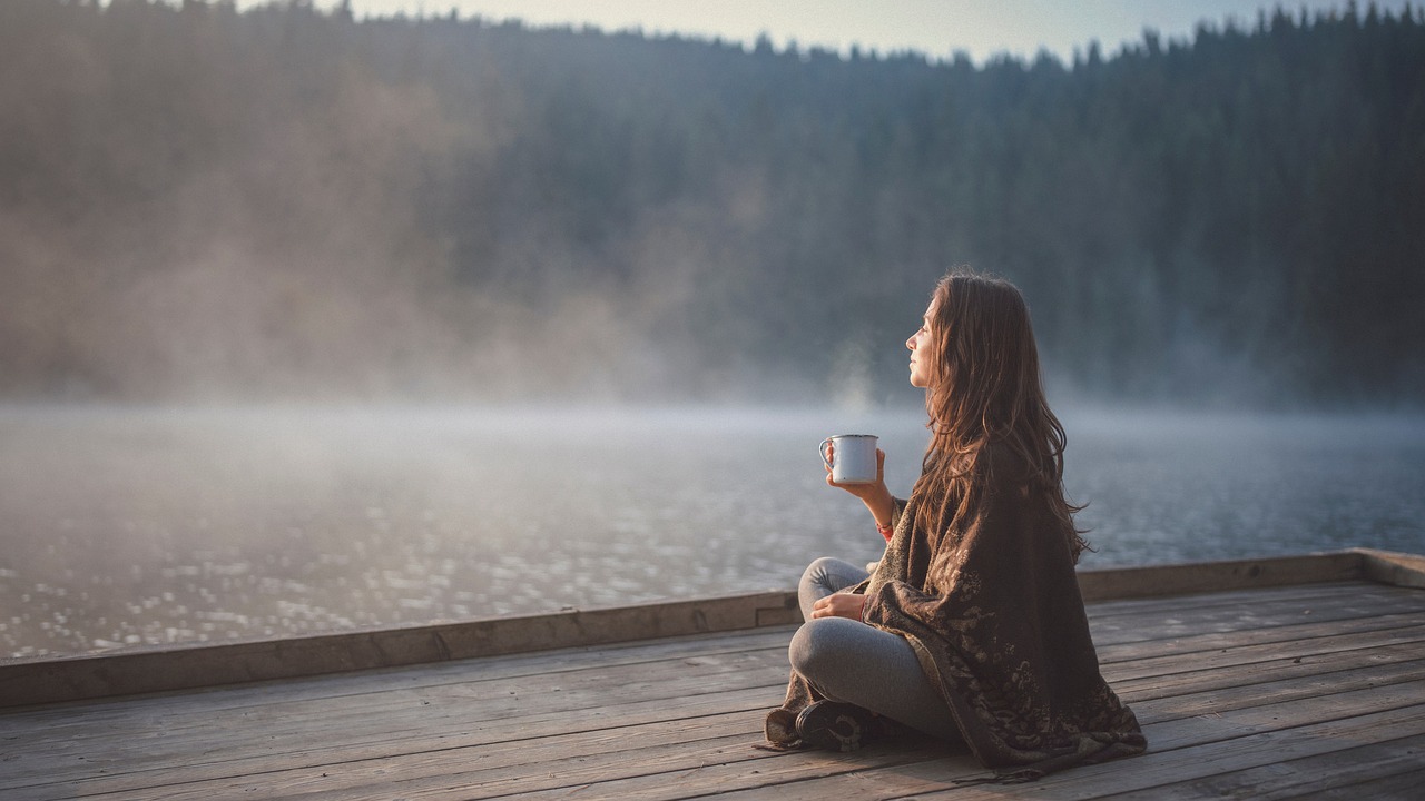 entdecken sie die welt des mindfulness: erfahren sie, wie achtsamkeit ihr leben bereichern kann, stress reduziert und ihr inneres gleichgewicht stärkt. tipps, techniken und inspiration für ein bewussteres leben.