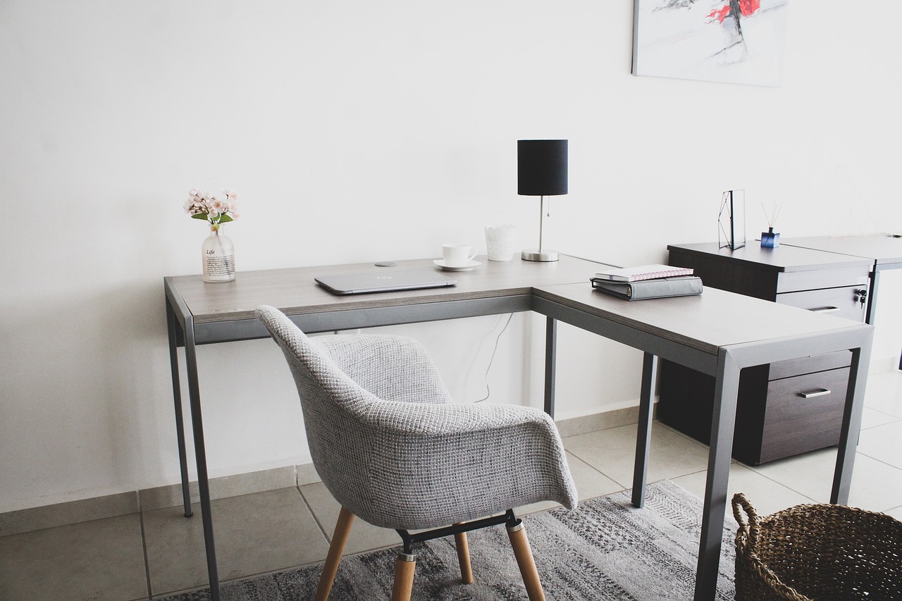 entdecken sie die besten tipps und tricks für ein effektives homeoffice. gestalten sie ihren arbeitsbereich optimal, steigern sie ihre produktivität und schaffen sie eine ausgewogene work-life-balance. erfahren sie, wie sie das homeoffice zu ihrem vorteil nutzen können.