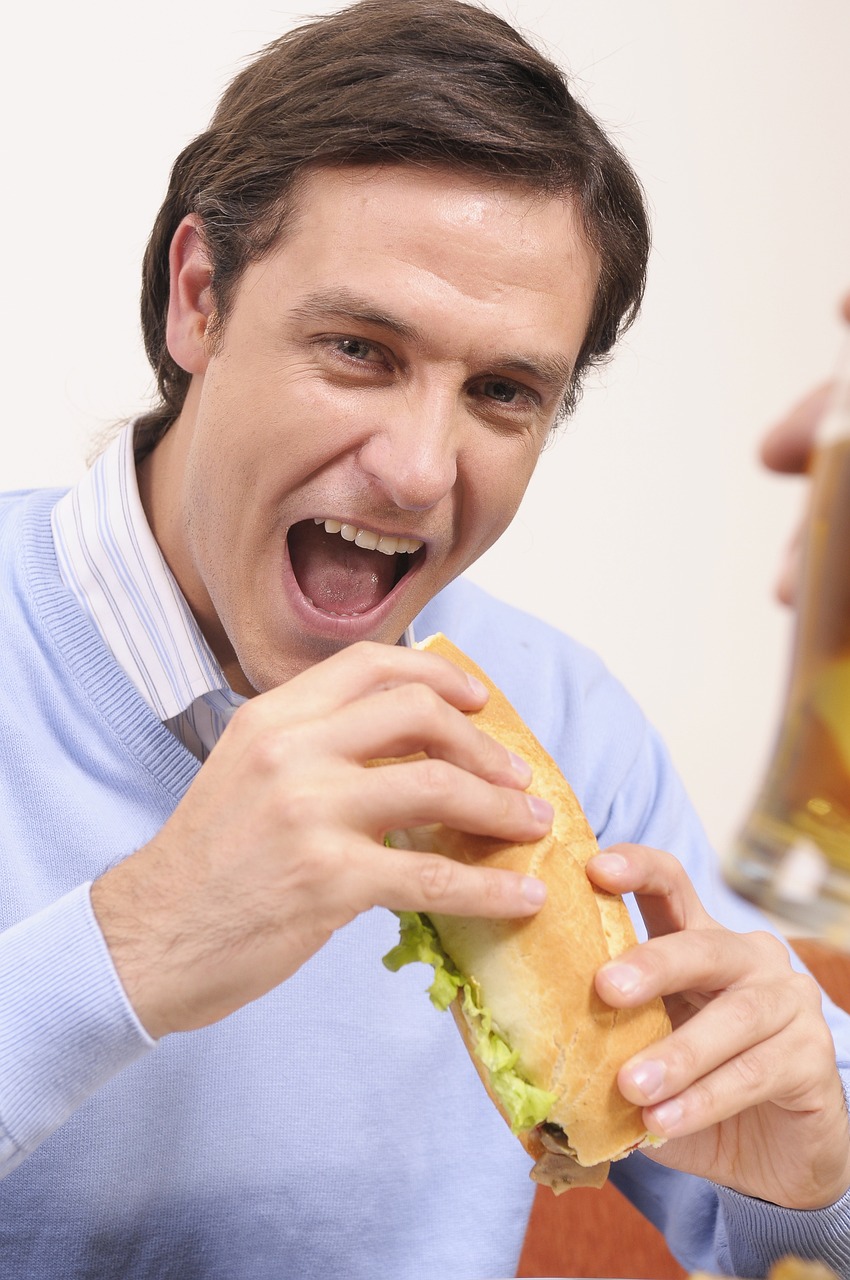 entdecken sie effektive essgewohnheiten für das büro, die ihre produktivität steigern und ihr wohlbefinden fördern. erfahren sie, wie gesunde snacks und ausgewogene mahlzeiten ihre konzentration verbessern können.