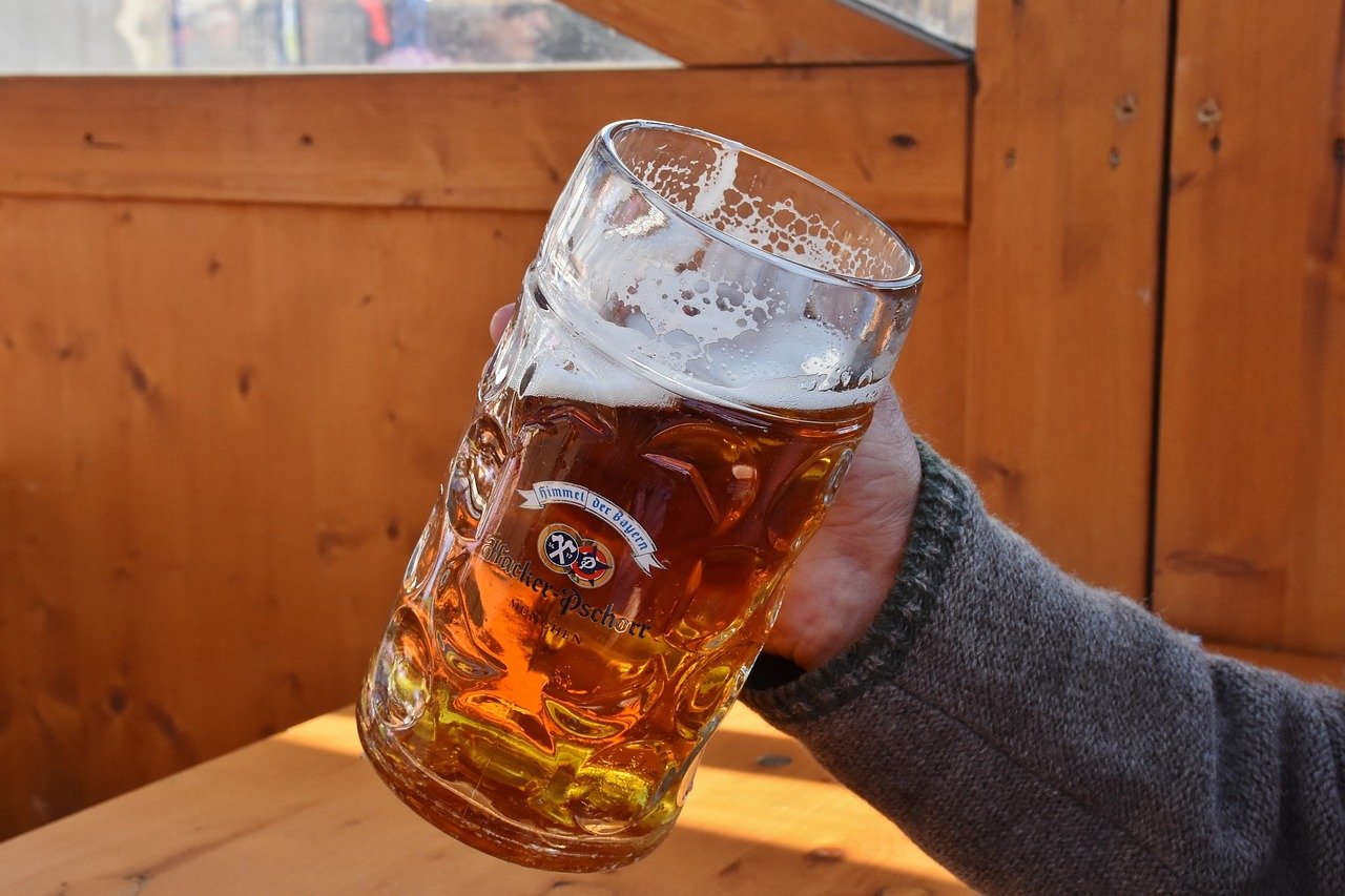 entdecken sie die kunst des bierbrauens! erfahren sie alles über die verschiedenen schritte, techniken und zutaten, die benötigt werden, um ihr eigenes köstliches bier zu brauen. perfekt für anfänger und erfahrene brauer!
