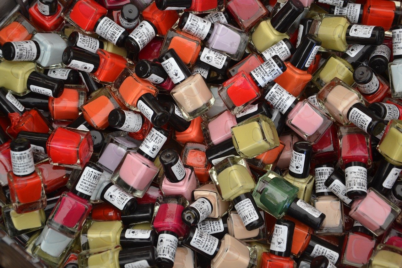 entdecken sie unseren hochwertigen nagellackentferner, der sanft und effektiv nagellack entfernt, ohne die nägel zu schädigen. ideal für eine schnelle und einfache maniküre zu hause.