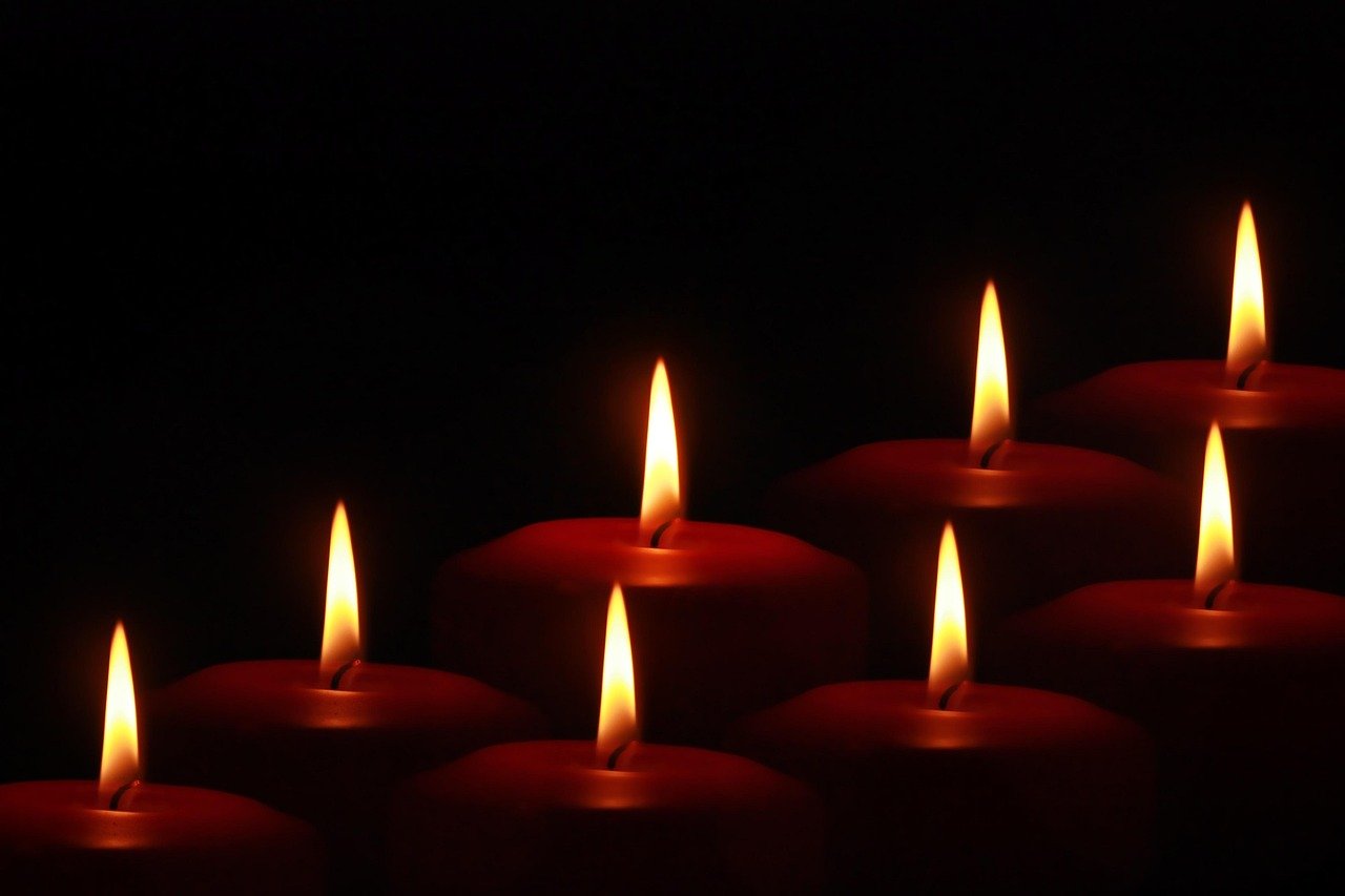 entdecken sie unseren einzigartigen adventskalender mit aufregenden überraschungen und festlicher vorfreude. zählen sie die tage bis weihnachten und genießen sie täglich eine neue freude!