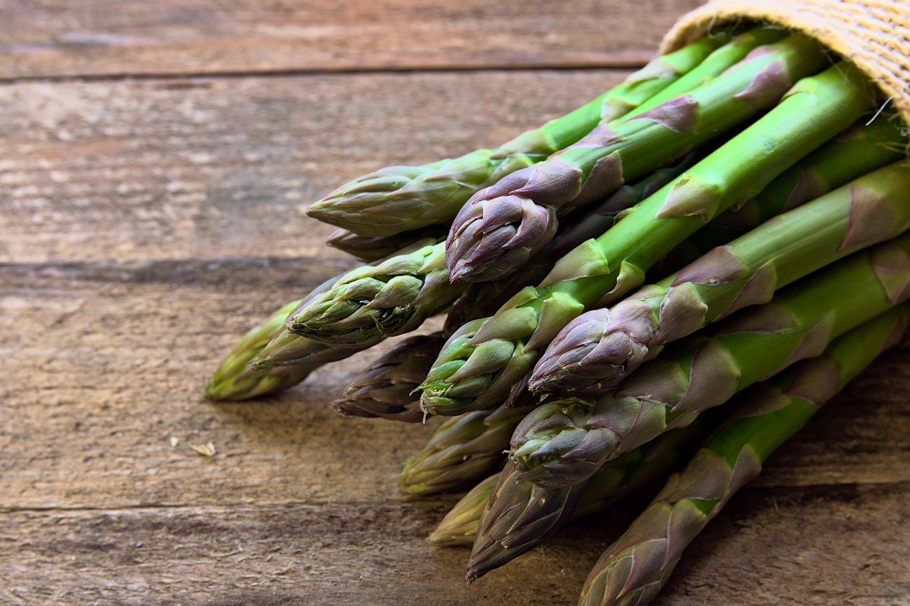 entdecken sie die köstliche welt des spargels! unsere rezepte und tipps zeigen ihnen, wie sie dieses vielseitige gemüse zubereiten und genießen können. perfekt für jede saison!