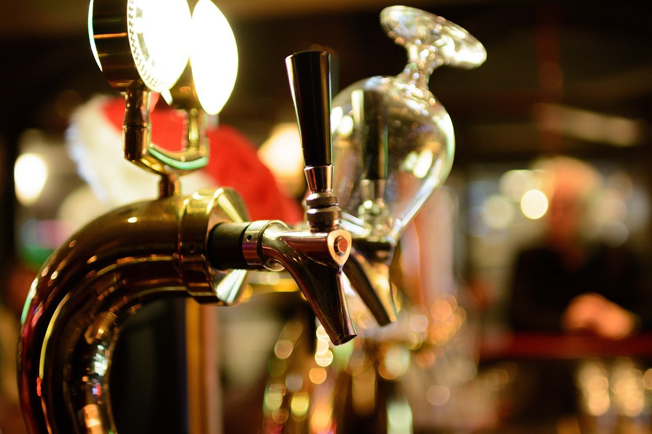 entdecken sie das beste der braukunst beim brauereifest! genießen sie erlesene biere, spannende brauereiführungen und lebhafte musik. kommen sie vorbei und feiern sie mit uns die tradition des bierbrauens!