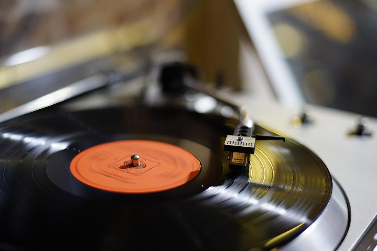 entdecken sie die welt der musik: von den neuesten hits bis zu klassischen meisterwerken. tauchen sie ein in verschiedene genres und erleben sie die magie der klänge.