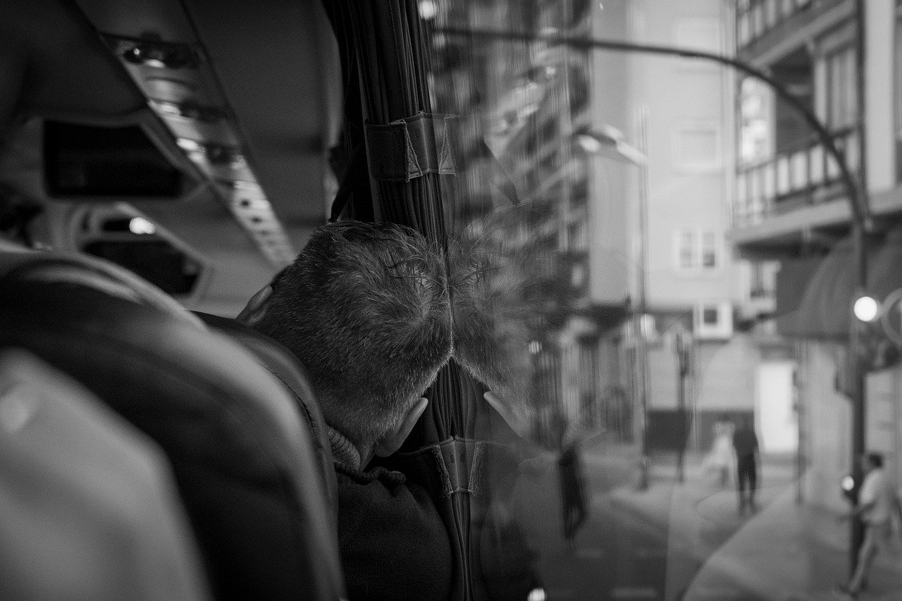 entdecken sie die faszinierende welt der literatur mit dem nuremberg book bus! ein einzigartiges erlebnis für bücherliebhaber, der durch die straßen von nürnberg tourt und ihnen die besten literarischen werke präsentiert. steigen sie ein und lassen sie sich von geschichten inspirieren!