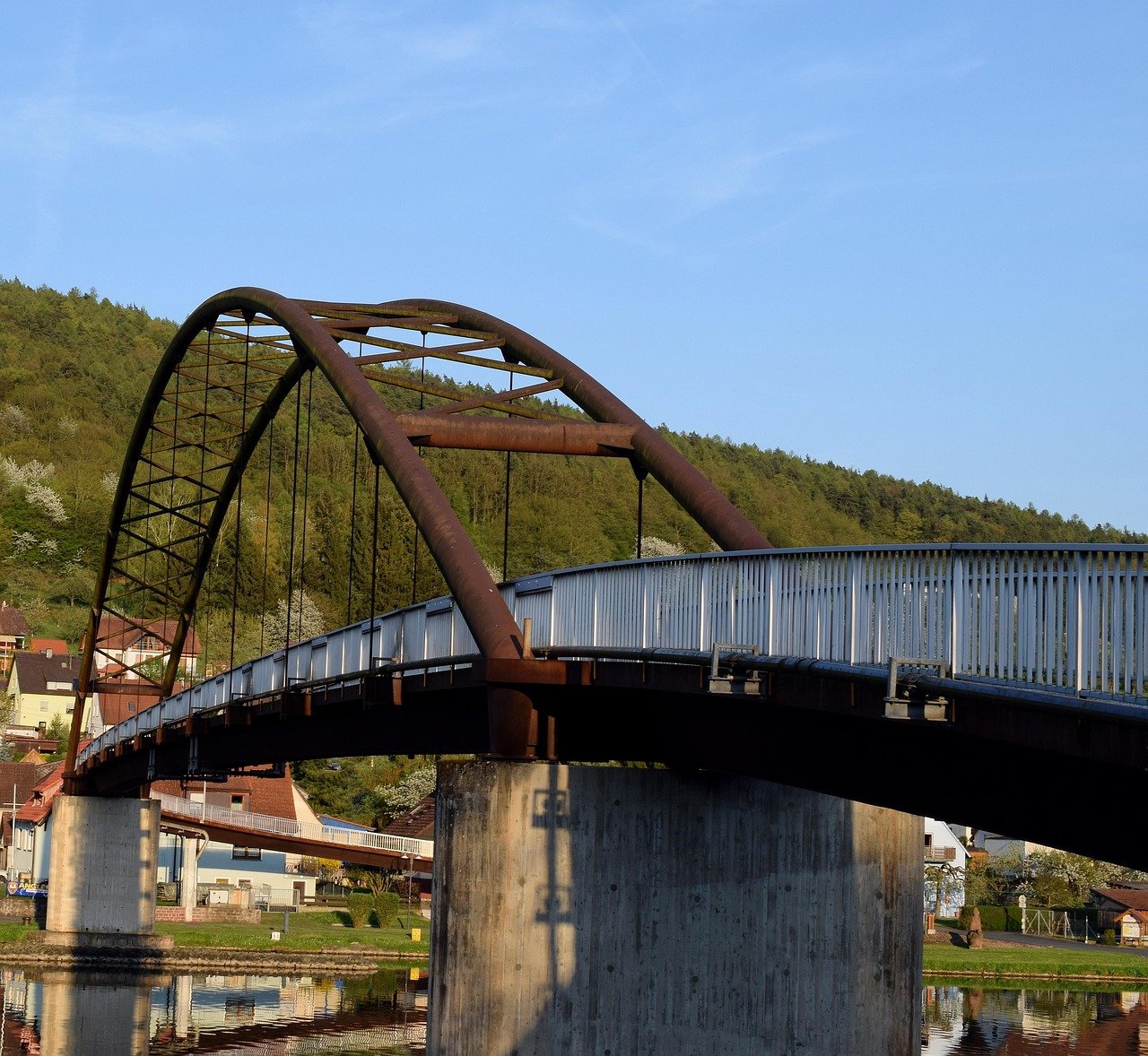 entdecken sie den spessart, eine atemberaubende landschaft in deutschland, die für ihre dichten wälder, malerischen dörfer und vielfältigen freizeitaktivitäten bekannt ist. erleben sie die natur hautnah bei wanderungen, radtouren und vielem mehr!