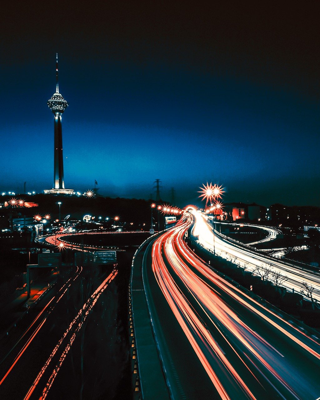 erfahren sie alles über den verkehr: aktuelle statistiken, trends, herausforderungen und die neuesten entwicklungen im bereich mobilität und infrastruktur. bleiben sie informiert über die wichtigsten themen rund um den verkehr in deutschland.