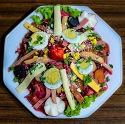 entdecken sie die faszinierende welt der gastronomie: von exquisiten zutaten und kreativen rezepten bis hin zu kulinarischen trends und traditionsreichen gerichten. lassen sie sich von unseren tipps und inspirationen für ihre nächste kulinarische entdeckung verführen.