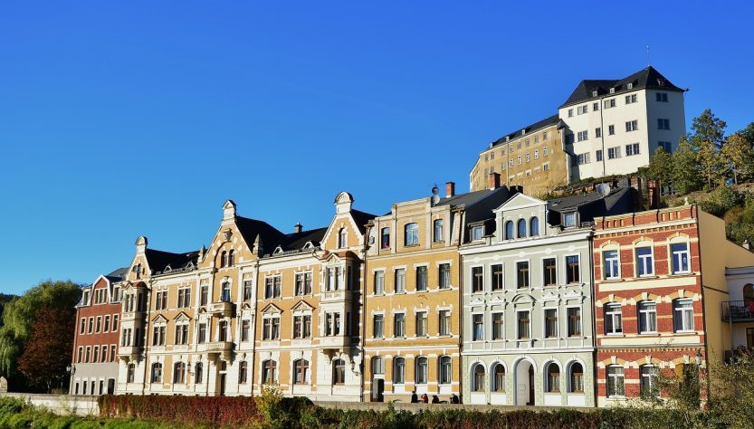 entdecken sie die schönheit von thüringen, einem bundesland im herzen deutschlands, bekannt für seine malerischen landschaften, historischen städte wie weimar und erfurt sowie eine reichhaltige kulturelle vielfalt. genießen sie die natur, die köstliche thüringer wurst und die beeindruckenden burgen dieser faszinierenden region.