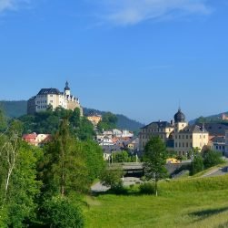 entdecken sie thüringen, das grüne herz deutschlands, bekannt für seine malerischen landschaften, historischen städte und kulturellen sehenswürdigkeiten. genießen sie die vielfalt der natur und die reiche geschichte dieser faszinierenden region.