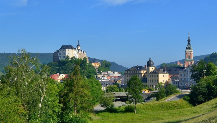 entdecken sie thüringen, das grüne herz deutschlands, bekannt für seine malerischen landschaften, historischen städte und kulturellen sehenswürdigkeiten. genießen sie die vielfalt der natur und die reiche geschichte dieser faszinierenden region.