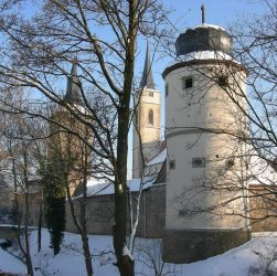 entdecken sie die faszinierende kultur, die atemberaubende natur und die köstliche küche der fränkischen region. tauchen sie ein in die traditionen und historischen schätze frankenlands!