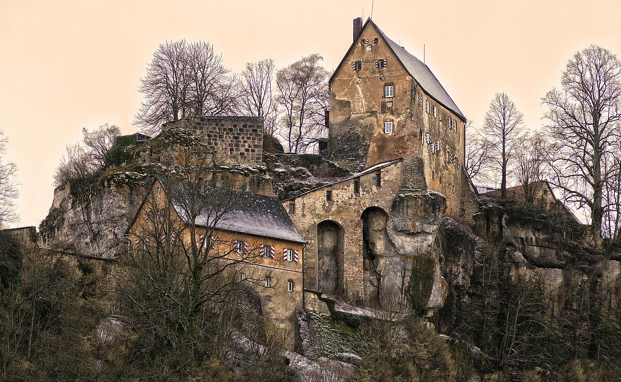 entdecken sie die vielfalt und den charme der fränkischen kultur, küche und landschaften. tauchen sie ein in historische städte, wunderschöne natur und traditionelle feste, die das herz der fränkischen region ausmachen.