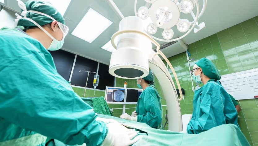 entdecken sie die vorteile der robotergestützten chirurgie: präzise operationstechniken, minimal invasive eingriffe und schnellere genesungszeiten. erfahren sie, wie moderne robotik die medizinische landschaft revolutioniert.