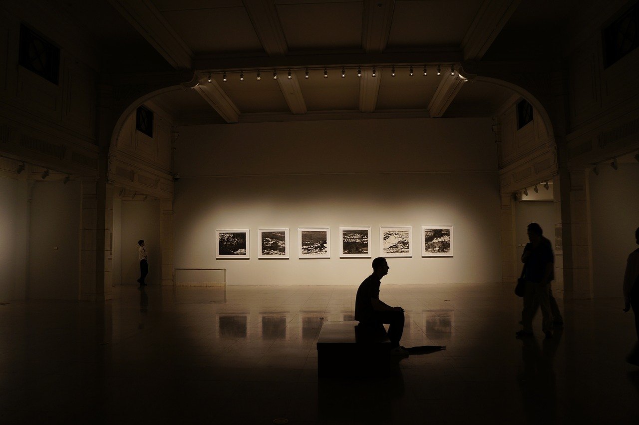 entdecken sie eine interaktive ausstellung, die sie in die faszinierende welt der kunst und technologie eintauchen lässt. erleben sie beeindruckende installationen und einzigartige möglichkeiten, kreativ zu sein!