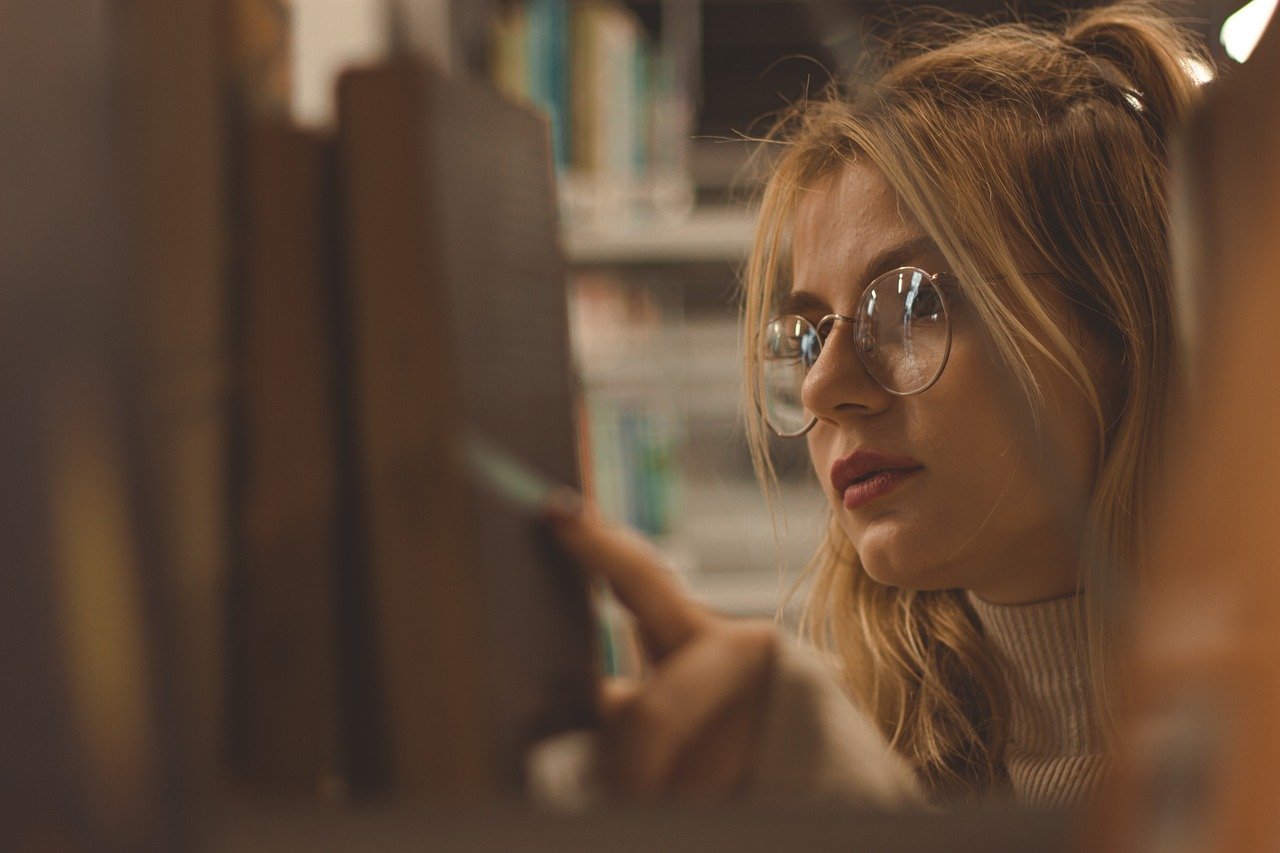 entdecken sie die faszinierende welt der literatur! von zeitlosen klassikern bis zu modernen meisterwerken, unsere sammlung bietet eine vielzahl von genres und autoren. lassen sie sich inspirieren und tauchen sie ein in die geschichten, die unsere kultur geprägt haben.