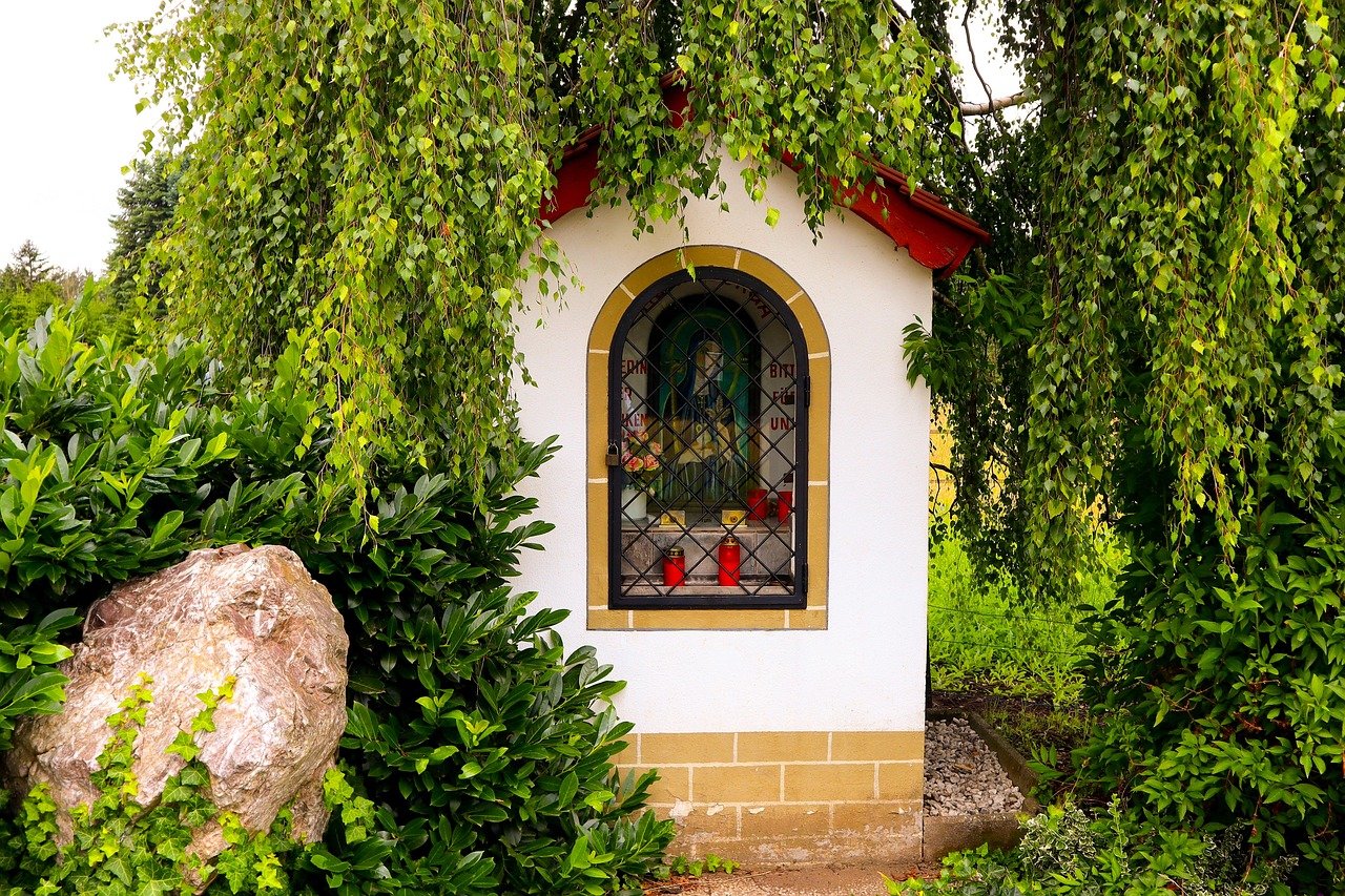 entdecken sie die spirituelle reise der pilgerfahrt. erleben sie bedeutende heilige stätten, tiefgreifende traditionen und die transformative kraft des glaubens auf ihrem weg. begleiten sie uns auf dieser unvergesslichen pilgerreise.