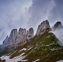 entdecken sie aufregende abenteuer und spannende erlebnisse. tauchen sie ein in neue welten, testen sie ihre grenzen und genießen sie unvergessliche momente in der natur oder bei aufregenden aktivitäten.