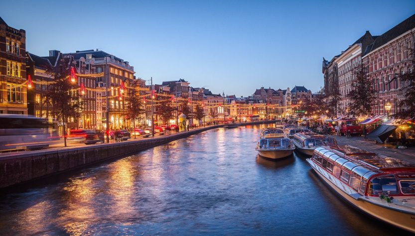 entdecken sie amsterdam, die malerische hauptstadt der niederlande, bekannt für ihre historischen grachten, beeindruckenden museen und lebendige kultur. genießen sie fahrradtouren, köstliche lokale küche und unvergessliche erlebnisse in dieser einzigartigen stadt.