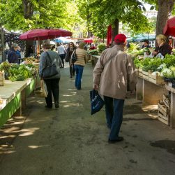 entdecken sie den französischen markt: eine faszinierende mischung aus kultur, gastronomie und einzigartigen produkten. tauchen sie ein in die welt der französischen köstlichkeiten und traditionellen handwerkskunst.