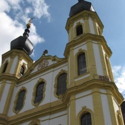 entdecken sie franken, eine malerische region in deutschland, bekannt für ihre historische architektur, köstlichen weine und atemberaubenden landschaften. genießen sie die kulturellen highlights und die herzliche gastfreundschaft der einheimischen.