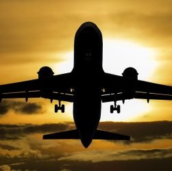 entdecken sie die welt des flugzeugessens! von internationalen köstlichkeiten bis hin zu speziellen diäten, erfahren sie, wie airline-catering ihren flug zu einem kulinarischen erlebnis macht. genießen sie unsere tipps und tricks, um das beste aus ihrem nächsten flug zu holen.