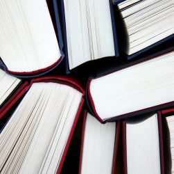allgemeine bildung bezieht sich auf die grundlegenden kenntnisse und fähigkeiten, die notwendig sind, um in der heutigen gesellschaft erfolgreich zu sein. sie umfasst verschiedene fächer, fördert kritisches denken und bereitet auf lebenslanges lernen vor.