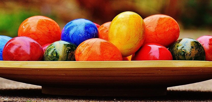 entdecken sie die festlichkeiten und traditionen von ostern, einem der bedeutendsten feiertage im christentum, und erfahren sie mehr über bräuche, ostereiersuchen und festliche speisen.