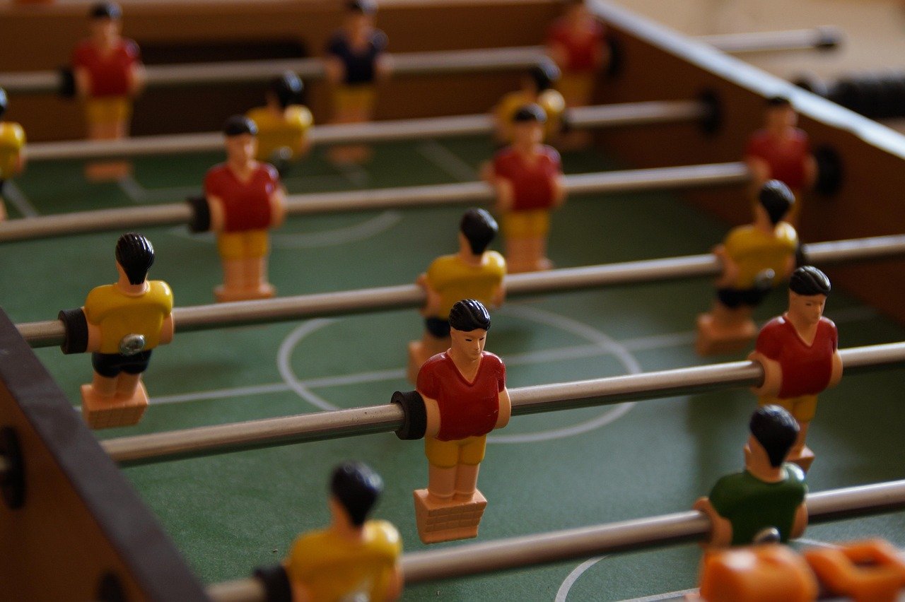 entdecken sie den spaß und die strategie des tischfußballs! ideal für wettkämpfe oder entspannte abende mit freunden. erleben sie, wie dieser aufregende sport community und freude bringt.