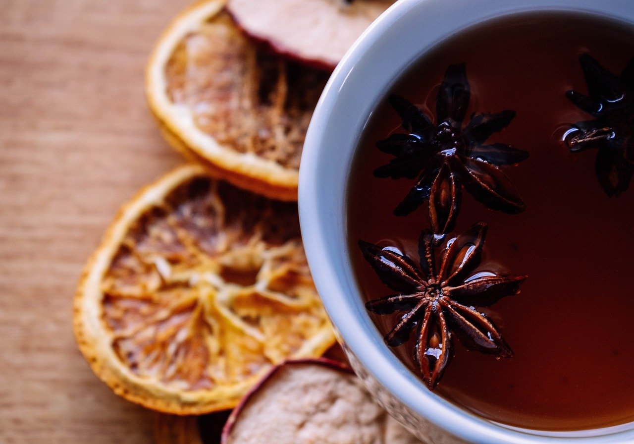 entdecken sie die fröhliche orange cup – die perfekte wahl für erfrischungen und sommerliche getränke. ideal für partys oder entspannte abende, bringt sie farbe und stil in ihr zuhause.