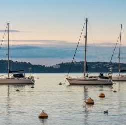 erfahren sie alles über vertragsbedingungen für chartererlaubnisse. unser leitfaden zu charterverträgen bietet ihnen hilfreiche informationen und tipps für erfolgreiche maritime abenteuer.